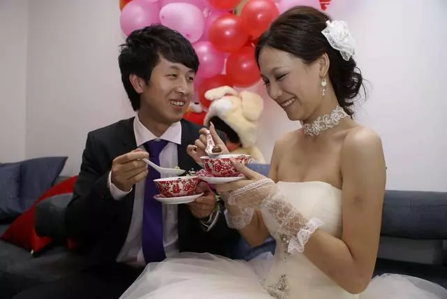 姑娘生病,親媽給兩千,婆婆給五百,住院她才知道誰是真正的親媽