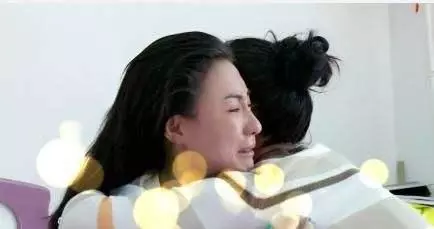 婆婆打電話說有急事讓我回家,我到家推開門看到一幕,我哭了