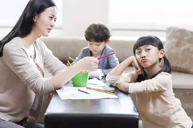 你越吼,孩子越差勁,不妨用這5招管教孩子,簡單又有效,孩子會越來越優秀