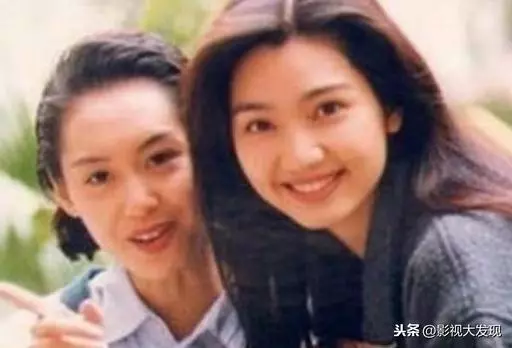 畢瀅只有張丹峰,而洪欣背面的奢華「閨蜜團」,才是她的強大後盾!