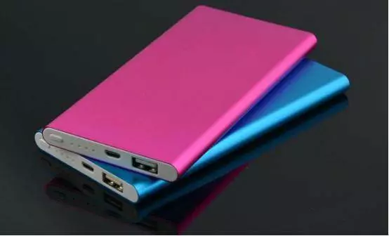 天天給手機充電天天都錯 ,教你最正確的手機充電方法,充電時都應該注意些什麼呢?
