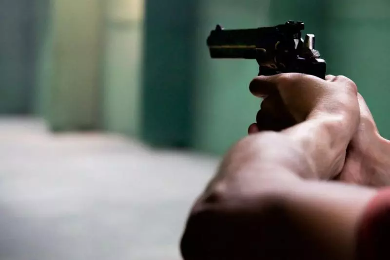 驚!33歲美國饒舌歌手遭槍殺...「追思會」槍聲再度響起!最後「1死4傷」上千人四處逃竄!