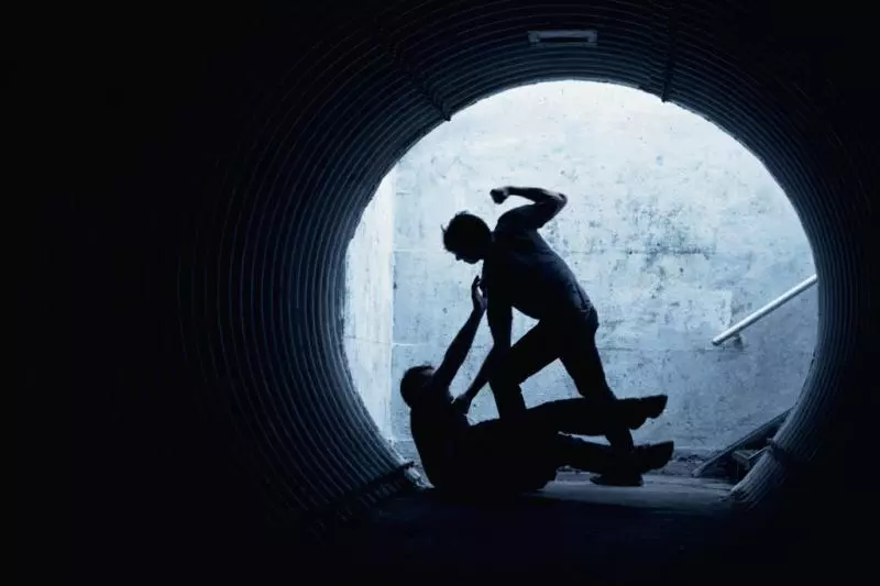 驚!33歲美國饒舌歌手遭槍殺...「追思會」槍聲再度響起!最後「1死4傷」上千人四處逃竄!