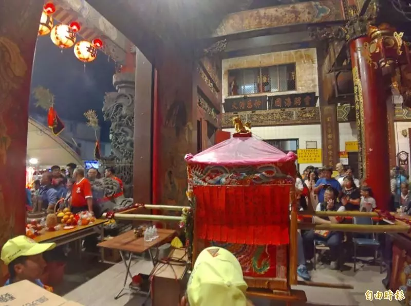 擦身而過!大甲媽、白沙屯媽祖「相會只差3小時」 走同一條路「前後駐駕這地方」