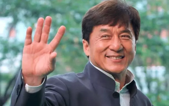 成龍首談女兒吳卓林,自曝死後將裸捐,不想兒子女兒爭家產!
