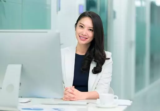 女子出差,回家後連睡三天,婆婆生氣拉開她窗簾,看見窗外,蒙了
