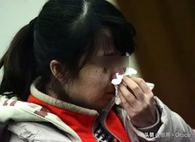 一歲時母親私奔父親累死,發達後母親回來讓他養老,他只說兩字!