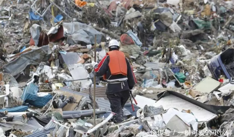 日本沉沒開始!填1000根柱子止不住機場下沉,安倍想從中方找出路