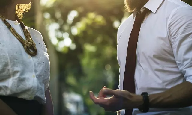 誰都承受不了的痛!女老師擅自揭開學生養女身分「妳不是親生的」!9歲學生崩潰自殘!