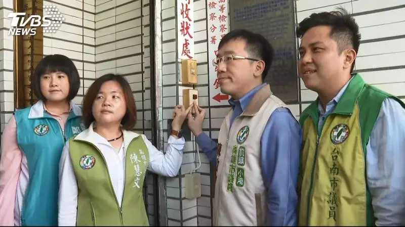 韓人氣高居不下? 他曝主因:一堆人搶伸臉給他打