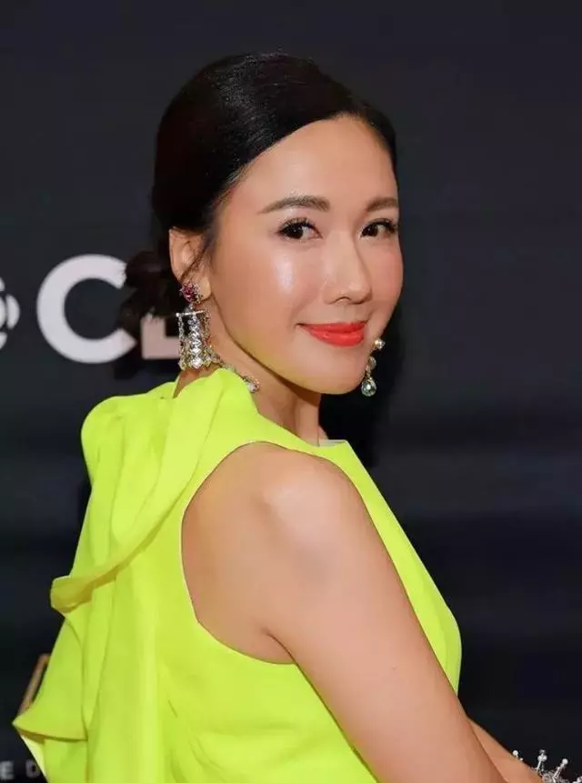 出道16年女星離巢TVB!在三色台0獎項,在美國拿雙料影后!