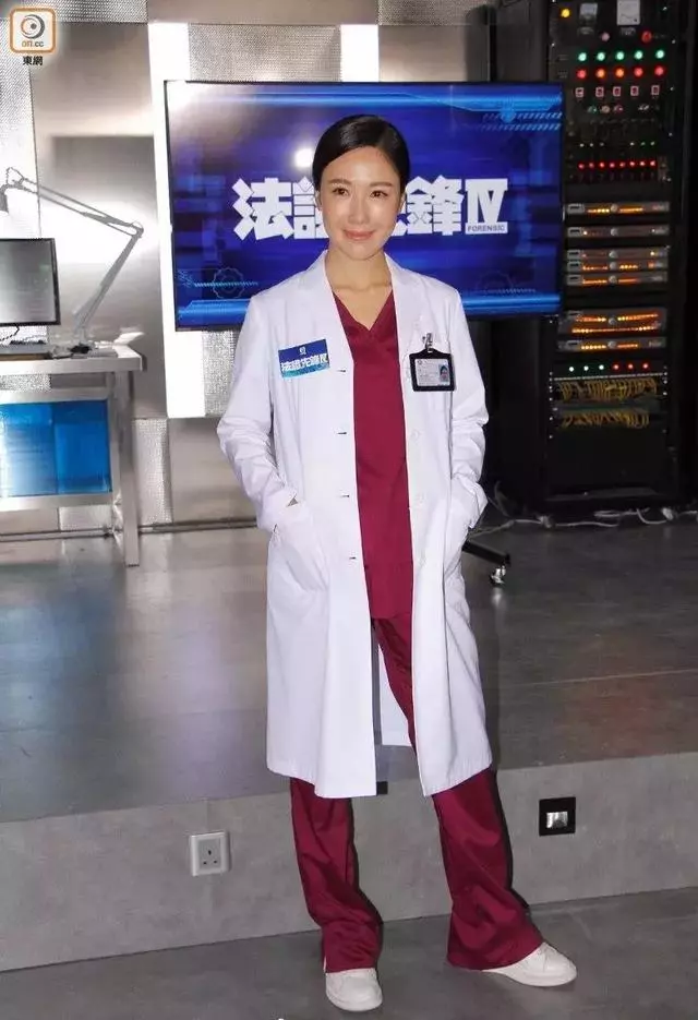 出道16年女星離巢TVB!在三色台0獎項,在美國拿雙料影后!