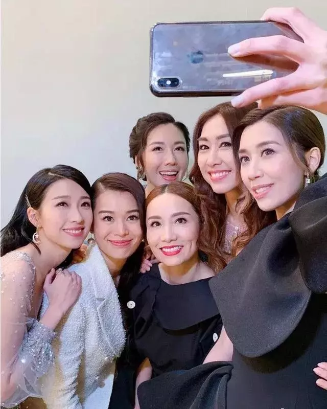 出道16年女星離巢TVB!在三色台0獎項,在美國拿雙料影后!