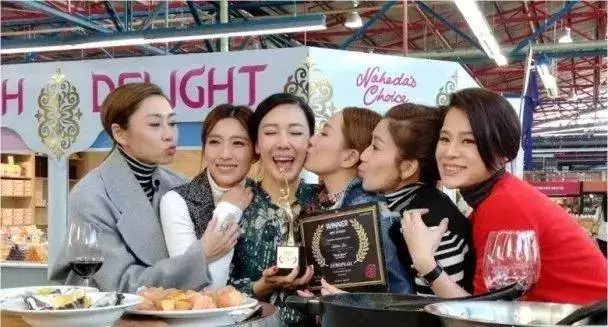 出道16年女星離巢TVB!在三色台0獎項,在美國拿雙料影后!