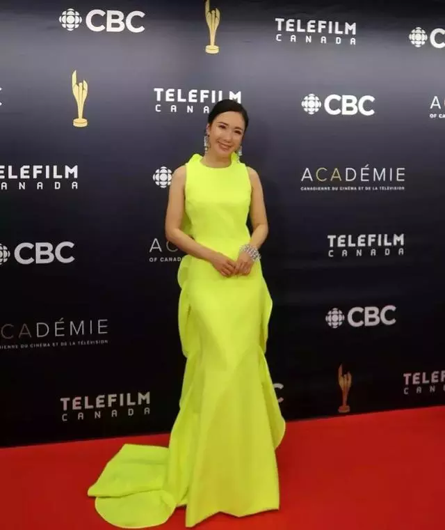 出道16年女星離巢TVB!在三色台0獎項,在美國拿雙料影后!