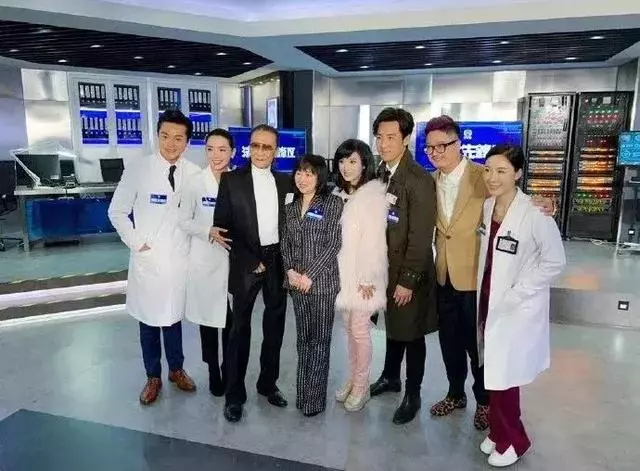 出道16年女星離巢TVB!在三色台0獎項,在美國拿雙料影后!