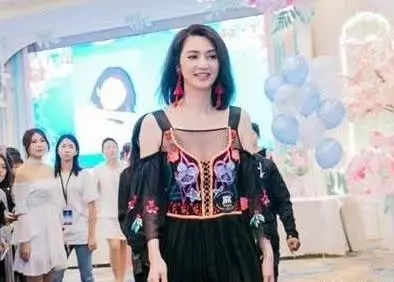 網曝畢瀅上位史,得到張丹峰女兒信任,抓住洪欣軟肋,演技太好!