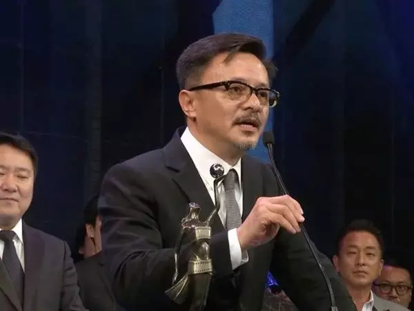 還記的《賭神》中的烏鴉嗎? 他現在不得了咯。。
