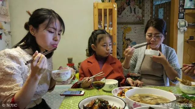 跟老公結婚時,婆婆一分錢都不出,如今小姑子結婚,還要讓出嫁妝