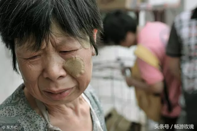 兒媳跟媽訴苦,親媽找婆婆,婆婆找兒子,兒子揍兒媳,公公說離吧