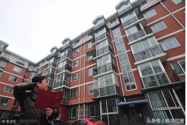小姑子結婚婆婆讓我騰婚房,婚禮現場聽到對話,轉身回家賣掉房子