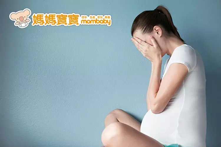 了解產後憂鬱.用4方法陪伴媽媽