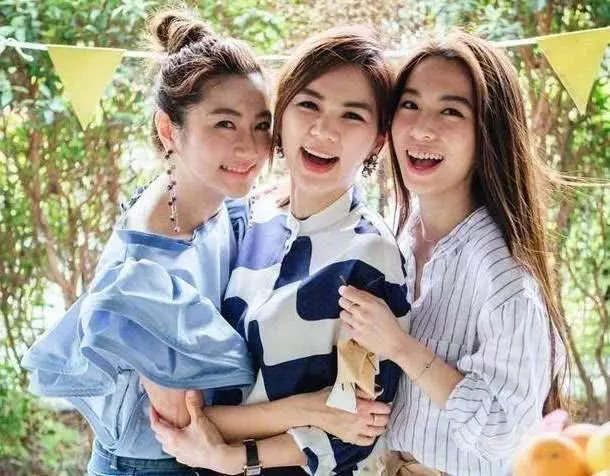 任家萱的學歷,田馥甄的學歷,陳嘉樺的學歷 同是SHE,差距還真是挺大的