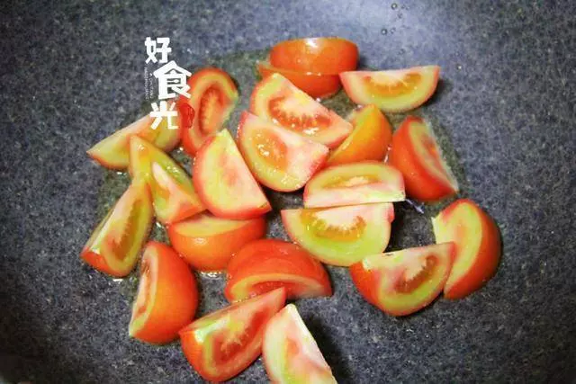 番茄+金針菇,煮一鍋湯,好吃又營養,減脂吃不胖,連喝一周,輕鬆瘦5斤