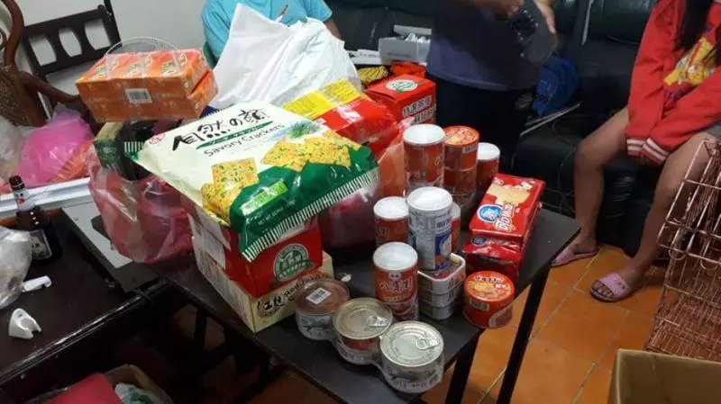4孩快餓昏了!貧困單親媽急求助 暖男夜奔請客又送物資
