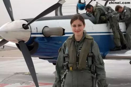 盤點世界各國女軍的服裝,網友看完都想當第二次兵了