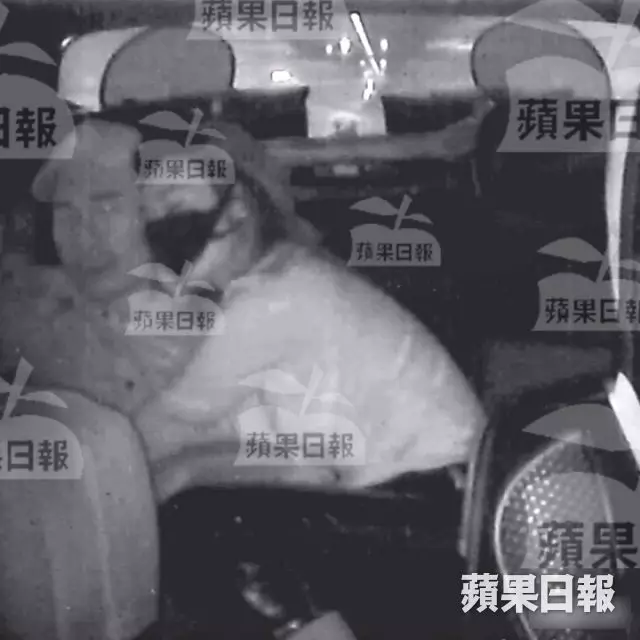 黃心穎胸壓攬住啜 許志安背Sammi偷食馬明女友!