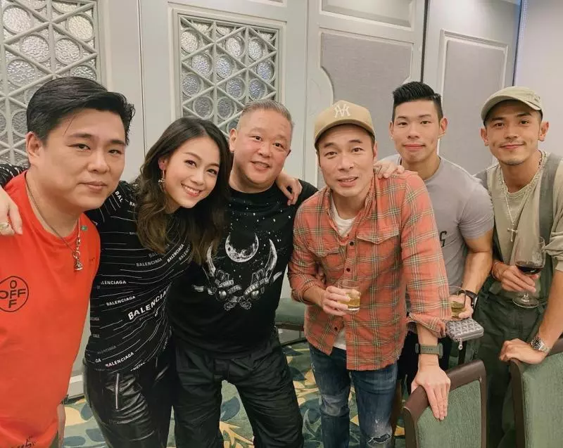 【雙雙出軌2年了?!】許志安黃心穎親密照全曝光!女方還多次明目張膽秀恩愛!網友:太不要臉!