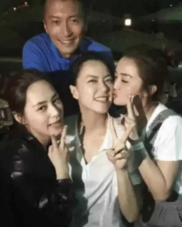 她分手後才得知懷孕,戒20年菸癮為女兒,如今撐起娛樂圈半壁江山!