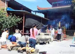 這2種人,千萬不要去寺廟燒香拜佛,看看有你嗎?