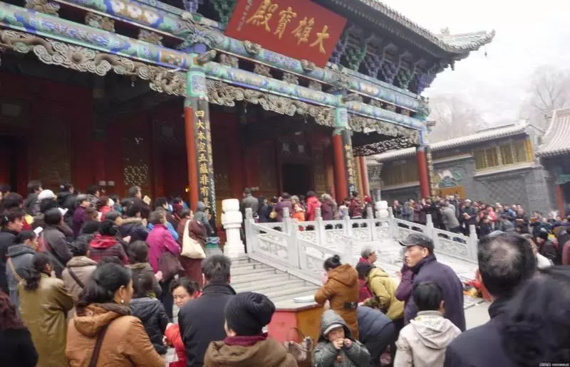 這2種人,千萬不要去寺廟燒香拜佛,看看有你嗎?