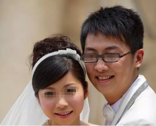 老婆出差,俺帶情人出去旅遊,收到一條銀行發的簡訊,俺癱在地上