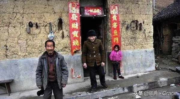 結婚兩天婆婆住進醫院,女子拿彩禮錢交手術費,知道餘額呆住了!