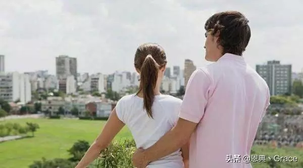 結婚兩天婆婆住進醫院,女子拿彩禮錢交手術費,知道餘額呆住了!