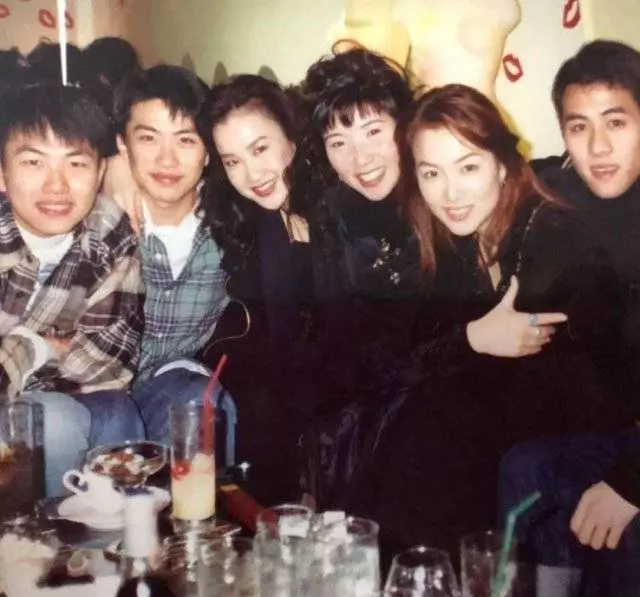 許志安、鄭秀文情牽30年,歷經數度分合 ! 鄭秀文曾親解婚姻關係。