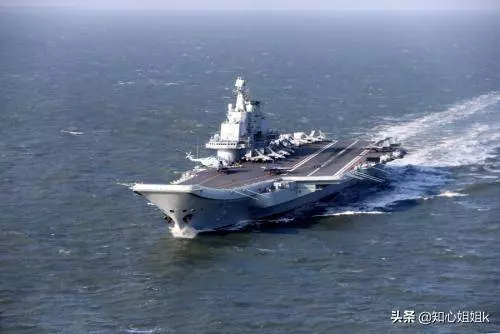 遼寧艦身後為何總跟著一群鯊魚?原因十分簡單,卻至今無法解決