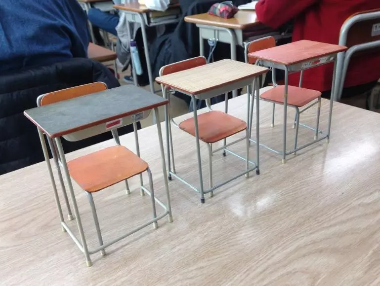 這張「超普通的高中生房間」全網瘋傳 看似平凡髒亂「但一換個角度」網友全膜拜:大師我錯了!
