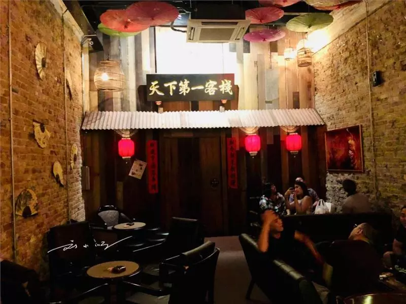 檳城「隱藏的酒吧」,位置那麼不起眼,但在當地非常有名氣~
