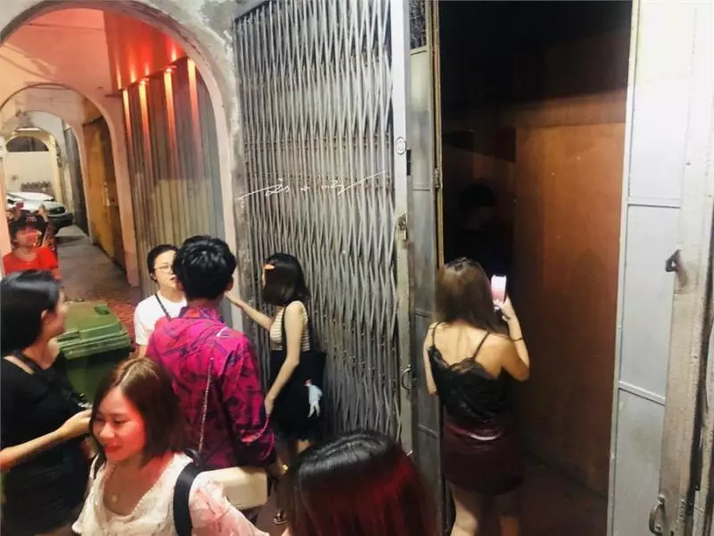 檳城「隱藏的酒吧」,位置那麼不起眼,但在當地非常有名氣~