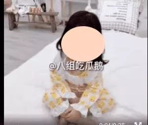 3歲童模事件再發酵,童模基地爆料:妞妞月入過萬,不聽話就打,很正常