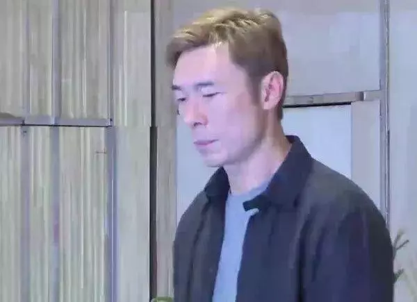 【與黃心穎偷情】許志安爆哭開記招交代:我是醜惡的人