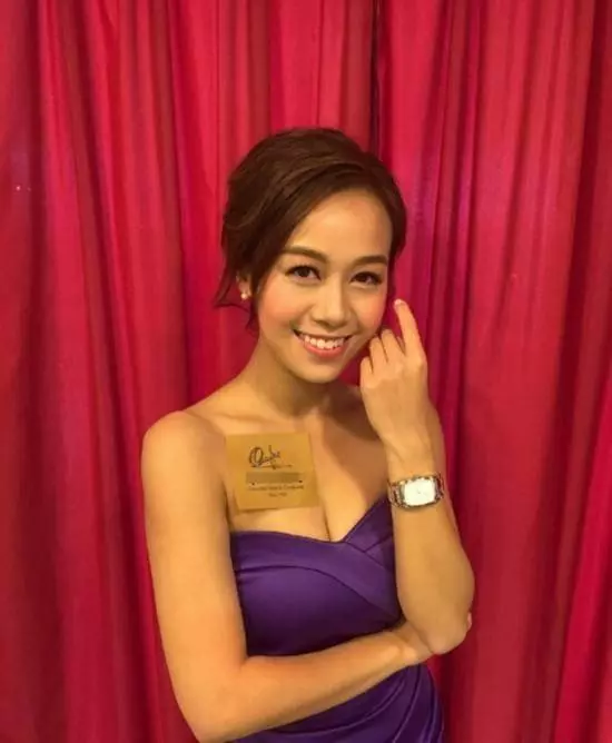 港媒圍堵馬國明母親,向其展示準兒媳出軌證據,母親心寒回應九字