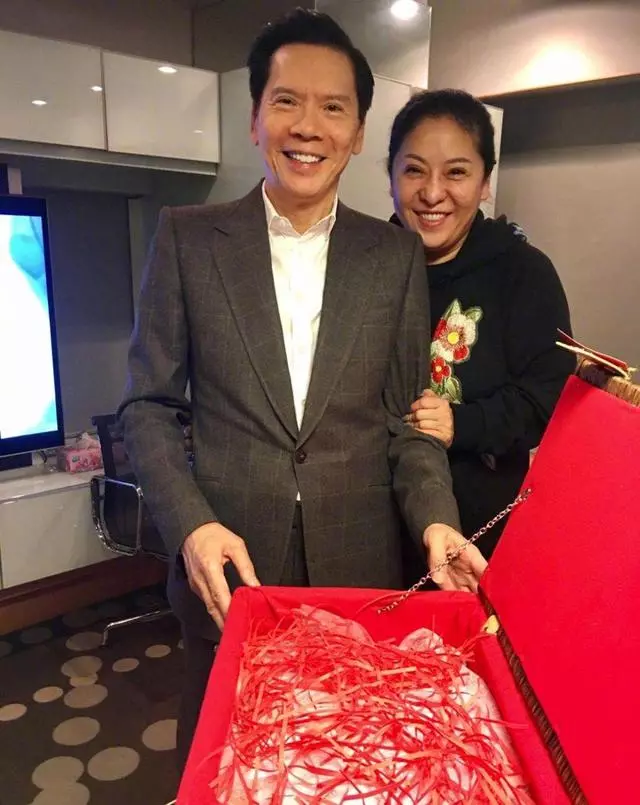 向太痛批許志安與妻子閨蜜「偷吃」,支持鄭秀文早放下、選擇幸福