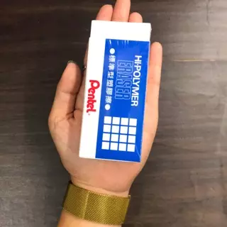 兒子5年來常常把橡皮擦弄丟 媽媽怒買「巨無霸橡皮擦」要他用到國中