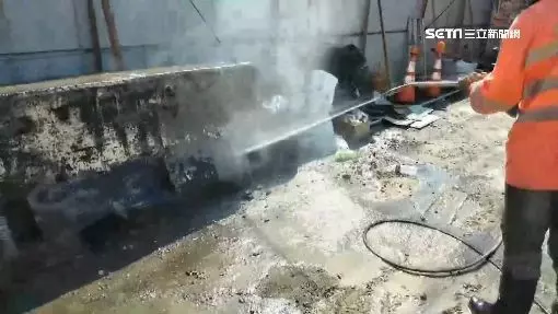 國道護欄神秘塗鴉誰畫的?真相大揭密