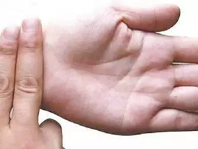 六種手型的女人最不缺錢花,對比一下自己的手吧